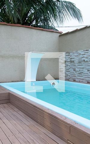 Casa de condomínio à venda com 320m², 6 quartos e 1 vaga Casa de condomínio à venda com 320m², 6 quartos e 1 vagaPiscina