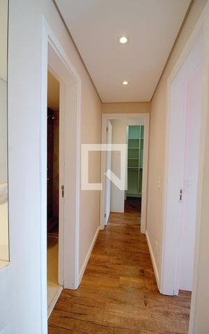 Apartamento à venda com 71m², 2 quartos e 2 vagasCorredor 