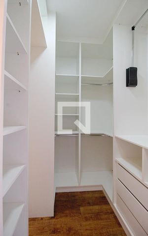 Apartamento à venda com 71m², 2 quartos e 2 vagasCloset da suíte