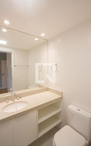 Apartamento à venda com 250m², 3 quartos e 4 vagasBanheiro Suíte 1