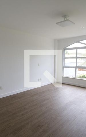 Casa de condomínio à venda com 470m², 4 quartos e 4 vagasSuíte 3