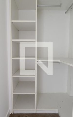 Casa de condomínio à venda com 470m², 4 quartos e 4 vagasCloset 4