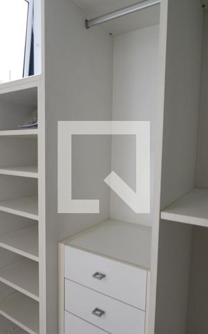 Casa de condomínio à venda com 470m², 4 quartos e 4 vagasCloset 2