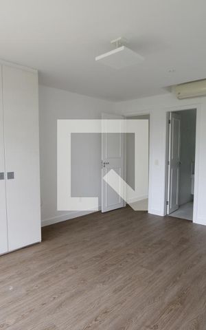 Casa de condomínio à venda com 470m², 4 quartos e 4 vagasSuíte 3