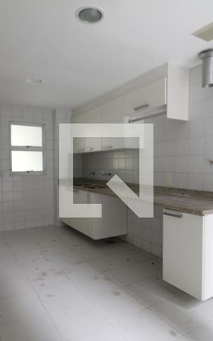 Casa de condomínio à venda com 470m², 4 quartos e 4 vagasDetalhe da area de serviço