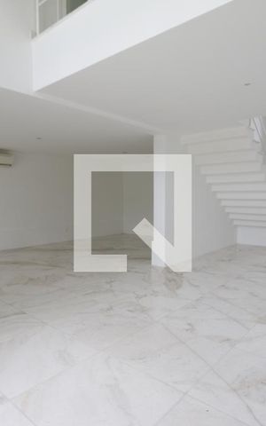 Casa de condomínio à venda com 470m², 4 quartos e 4 vagassala