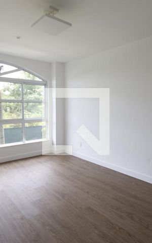 Casa de condomínio à venda com 470m², 4 quartos e 4 vagasSuíte 2