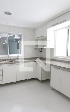 Casa de condomínio à venda com 470m², 4 quartos e 4 vagasCozinha
