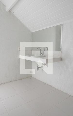 Casa de condomínio à venda com 470m², 4 quartos e 4 vagasBanheiro do sótão