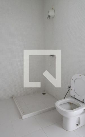 Casa de condomínio à venda com 470m², 4 quartos e 4 vagasBanheiro do sótão