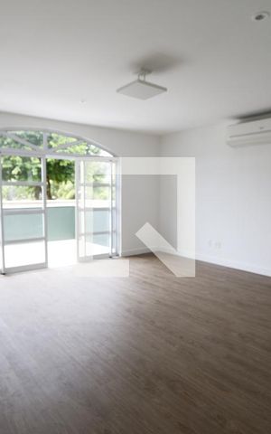 Casa de condomínio à venda com 470m², 4 quartos e 4 vagasSuíte 1