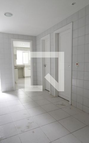 Casa de condomínio à venda com 470m², 4 quartos e 4 vagasDetalhe da area de serviço