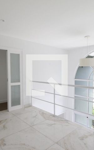 Casa de condomínio à venda com 470m², 4 quartos e 4 vagashall