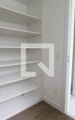 Casa de condomínio à venda com 470m², 4 quartos e 4 vagasCloset