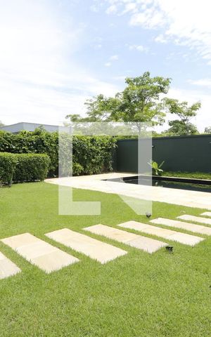 Casa de condomínio à venda com 470m², 4 quartos e 4 vagasPiscina