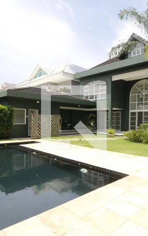 Casa de condomínio à venda com 470m², 4 quartos e 4 vagasPiscina