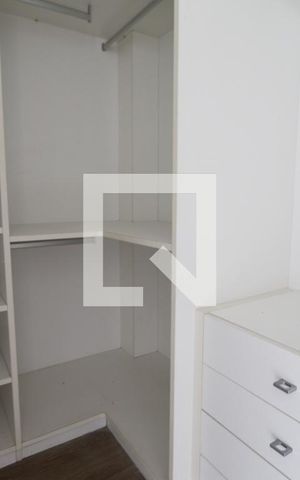 Casa de condomínio à venda com 470m², 4 quartos e 4 vagasCloset 4