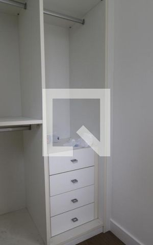 Casa de condomínio à venda com 470m², 4 quartos e 4 vagasCloset 2