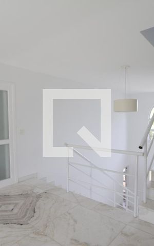 Casa de condomínio à venda com 470m², 4 quartos e 4 vagashall