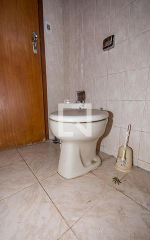 Apartamento à venda com 140m², 3 quartos e 1 vaga Apartamento à venda com 140m², 3 quartos e 1 vagaBanheiro Social 2