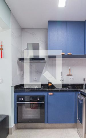 Apartamento à venda com 124m², 4 quartos e 4 vagas Apartamento à venda com 124m², 4 quartos e 4 vagasCozinha e área de serviço