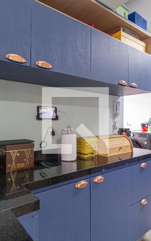 Apartamento à venda com 124m², 4 quartos e 4 vagas Apartamento à venda com 124m², 4 quartos e 4 vagasCozinha e área de serviço