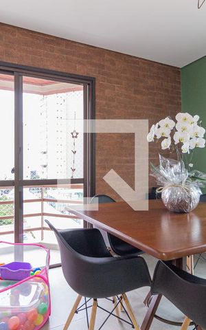 Apartamento à venda com 124m², 4 quartos e 4 vagas Apartamento à venda com 124m², 4 quartos e 4 vagasSala