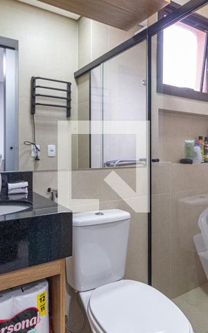 Apartamento à venda com 124m², 4 quartos e 4 vagas Apartamento à venda com 124m², 4 quartos e 4 vagasBanheiro da suíte