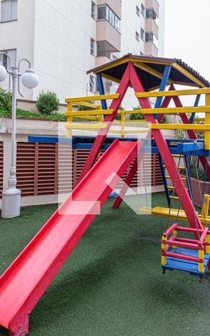 Apartamento à venda com 124m², 4 quartos e 4 vagas Apartamento à venda com 124m², 4 quartos e 4 vagasÁrea comum - Playground