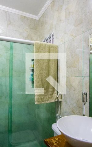 Casa à venda com 128m², 3 quartos e 3 vagas Casa à venda com 128m², 3 quartos e 3 vagasBanheiro