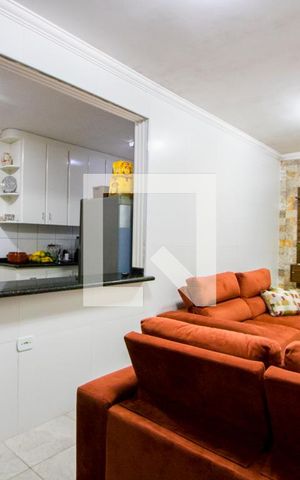 Casa à venda com 128m², 3 quartos e 3 vagas Casa à venda com 128m², 3 quartos e 3 vagasSala