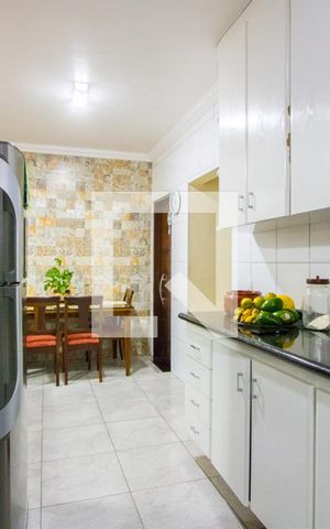 Casa à venda com 128m², 3 quartos e 3 vagas Casa à venda com 128m², 3 quartos e 3 vagasCozinha