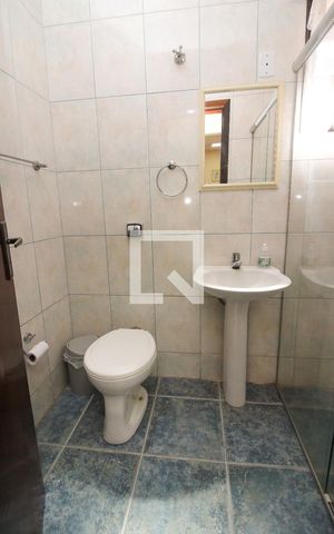 Casa à venda com 230m², 3 quartos e 7 vagas Casa à venda com 230m², 3 quartos e 7 vagasBanheiro Social
