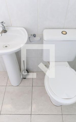 Casa de condomínio para alugar com 111m², 3 quartos e 2 vagasBanheiro