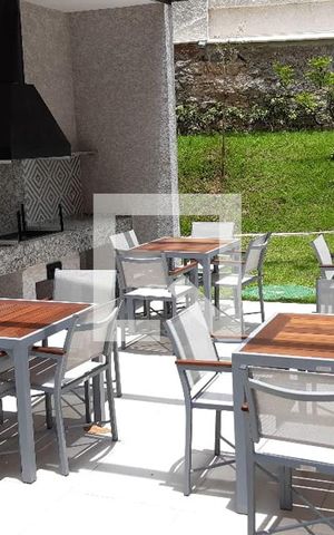 Apartamento para alugar com 37m², 2 quartos e sem vaga Apartamento para alugar com 37m², 2 quartos e sem vagaChurrasqueira