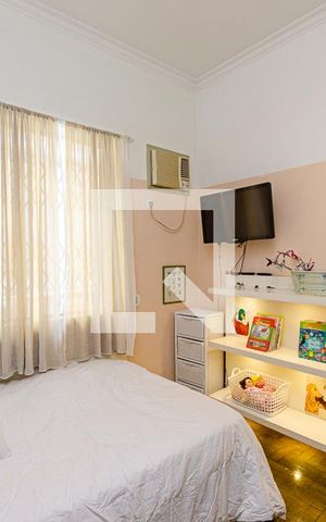 Casa à venda com 180m², 4 quartos e sem vaga Casa à venda com 180m², 4 quartos e sem vagaQuarto 1