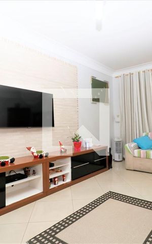 Casa à venda com 120m², 3 quartos e 2 vagasSala