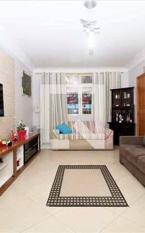 Casa à venda com 120m², 3 quartos e 2 vagasSala