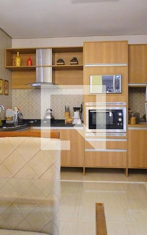 Casa à venda com 350m², 4 quartos e 4 vagasCozinha 