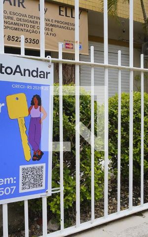 Casa à venda com 350m², 4 quartos e 4 vagasPlaquinha 