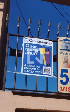 Casa à venda com 174m², 4 quartos e 2 vagas Casa à venda com 174m², 4 quartos e 2 vagasPlaquinha