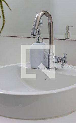 Casa à venda com 424m², 5 quartos e 4 vagas Casa à venda com 424m², 5 quartos e 4 vagasDetalhe do Lavabo