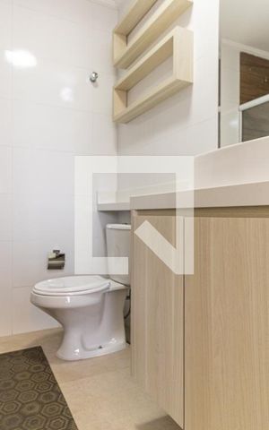 Apartamento para alugar com 90m², 2 quartos e sem vagaBanheiro da Suíte