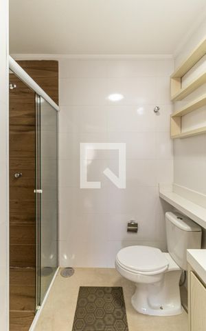 Apartamento para alugar com 90m², 2 quartos e sem vagaBanheiro da Suíte - Box