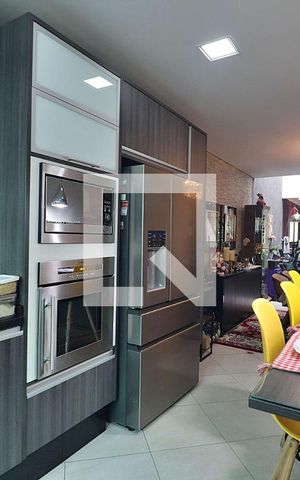 Casa para alugar com 210m², 3 quartos e 2 vagasCozinha