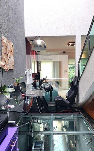 Casa para alugar com 210m², 3 quartos e 2 vagasEscritório