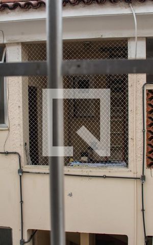 Apartamento à venda com 80m², 2 quartos e 1 vagaSala - Janela