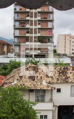 Apartamento à venda com 80m², 2 quartos e 1 vagaQuarto 01 - Janela