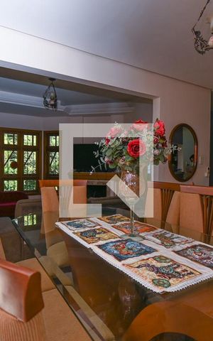 Casa à venda com 278m², 5 quartos e 4 vagas Casa à venda com 278m², 5 quartos e 4 vagassala de jantar