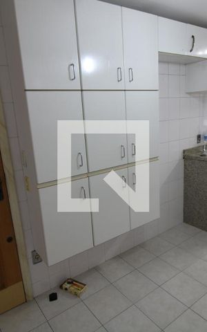 Apartamento à venda com 172m², 4 quartos e 2 vagasCozinha 